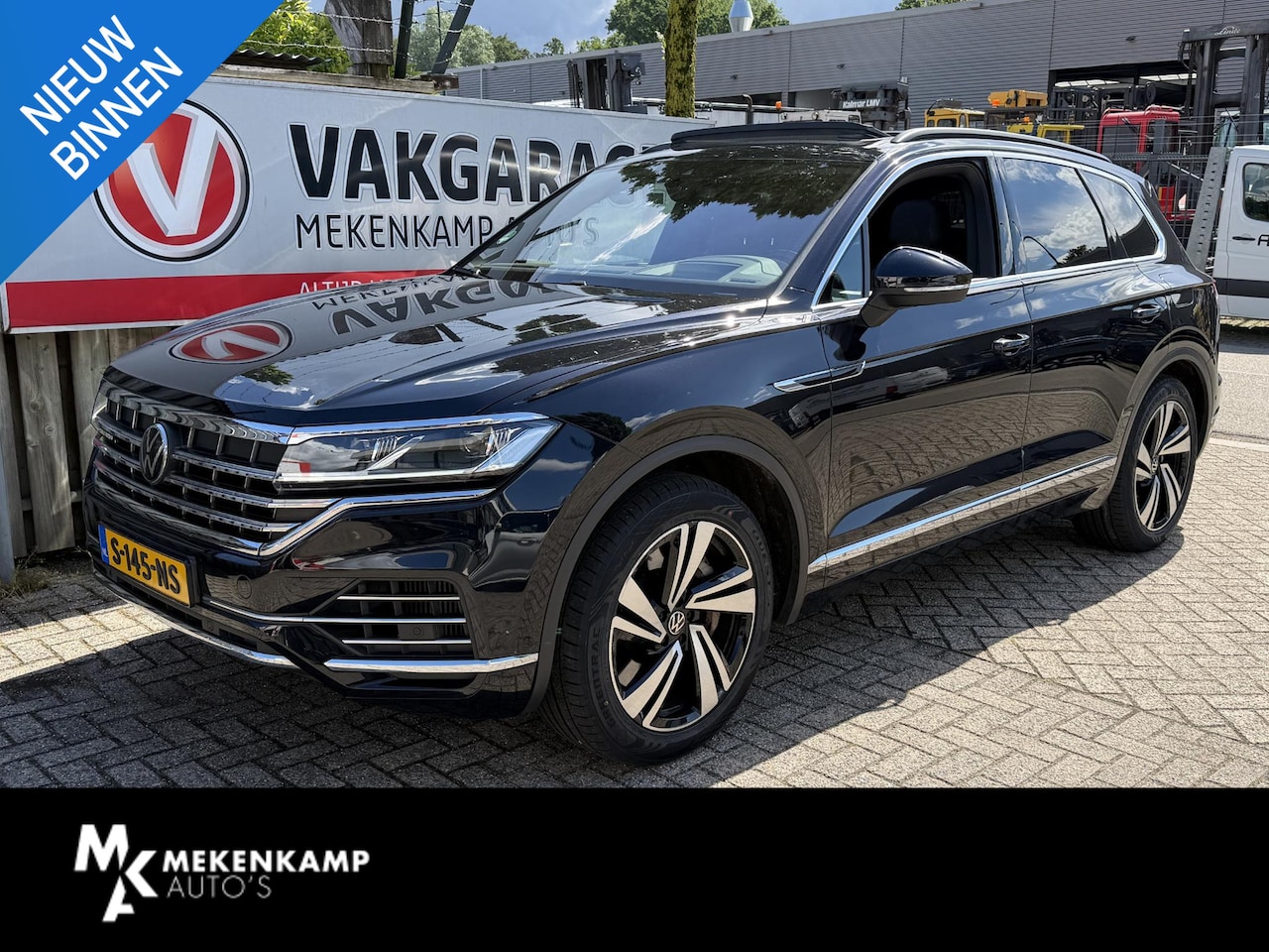 Volkswagen Touareg - 3.0 TSi eHybrid 4MOTION 20"/Panoramadak/Trekhaak/Luchtvering/Leder/Stuur + voorruit + stoe - AutoWereld.nl