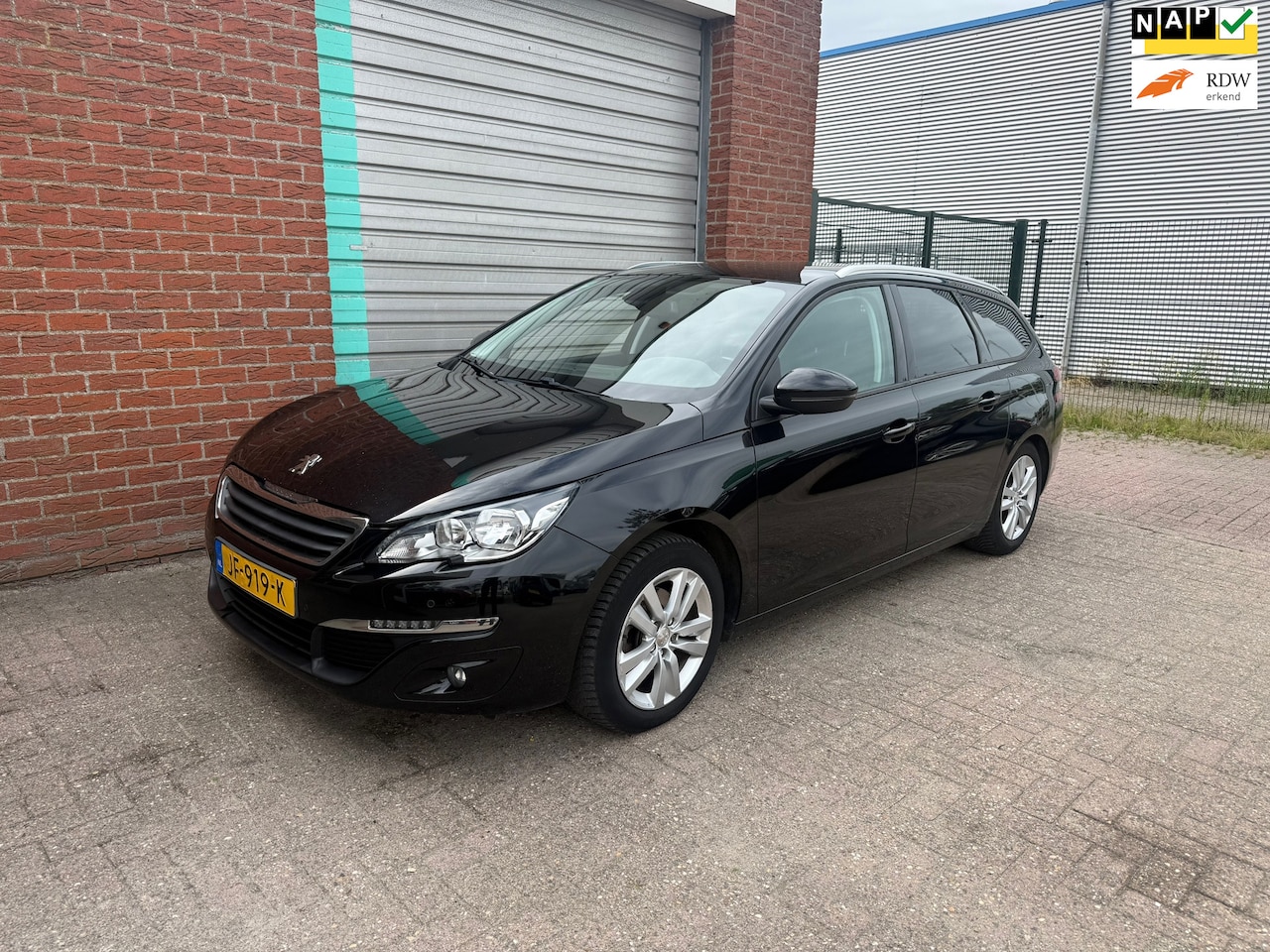 Peugeot 308 SW - 1.2 PureTech Blue Lease Executive NAV. Bj:2016 NAP - AutoWereld.nl