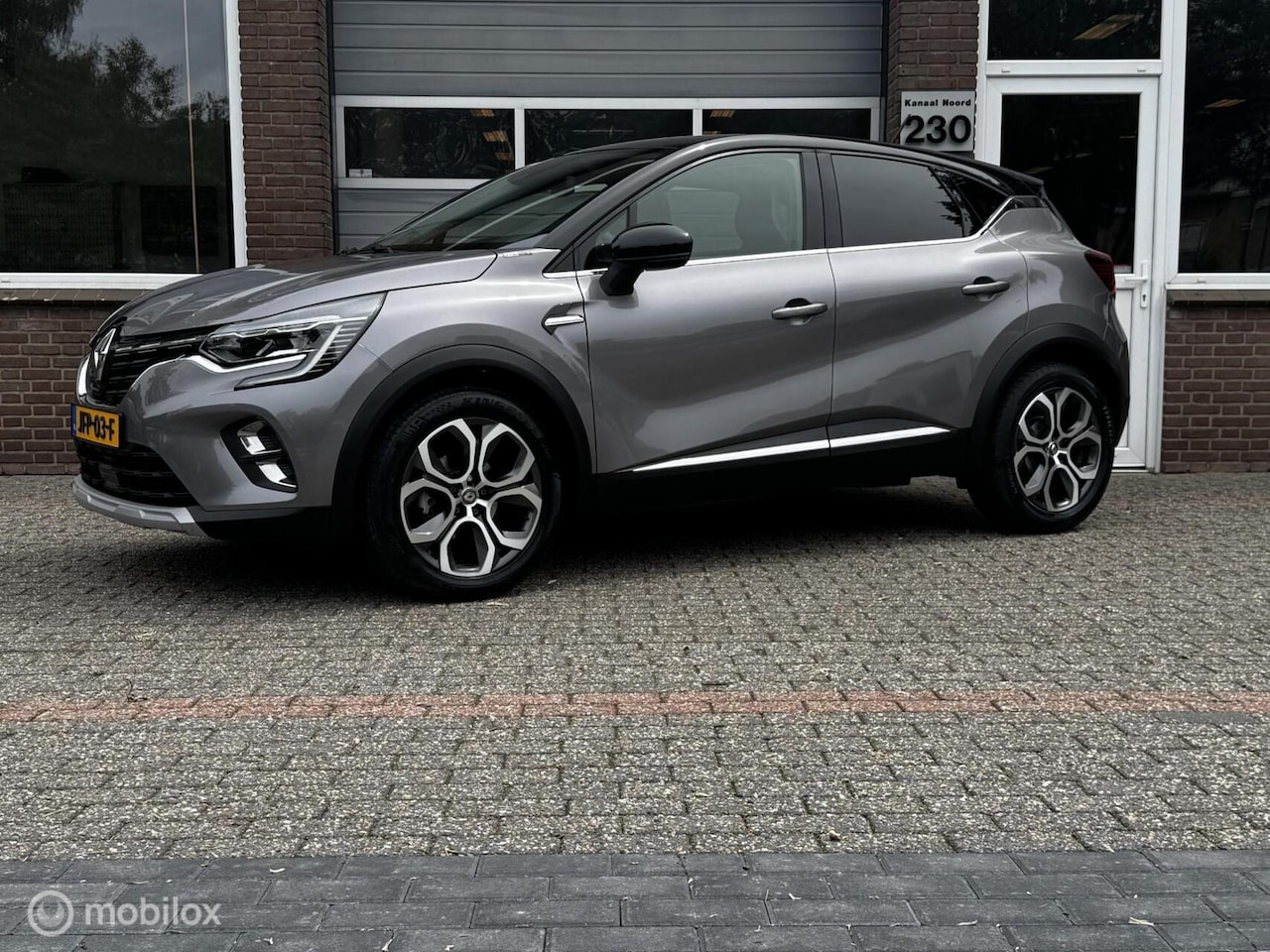 Renault Captur - 1.3 TCe 140 AUT ECC-AIRCO/NAVI/CRUISE - AutoWereld.nl