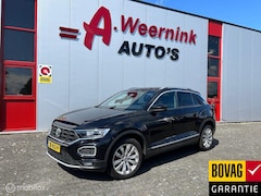 Volkswagen T-Roc - 1.5 TSI Sport Aut. Trekhaak, Carplay Camera