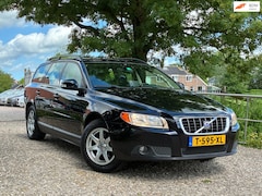 Volvo V70 - 2.0 Summum | Navi + Cruise + Clima Nu € 3.975,