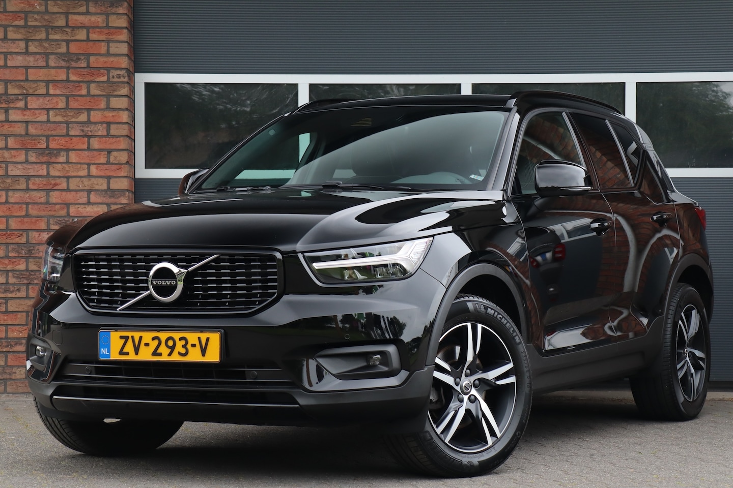 Volvo XC40 - 2.0 T4 R-Design 2.0 T4 R-Design, 1e eigenaar - AutoWereld.nl