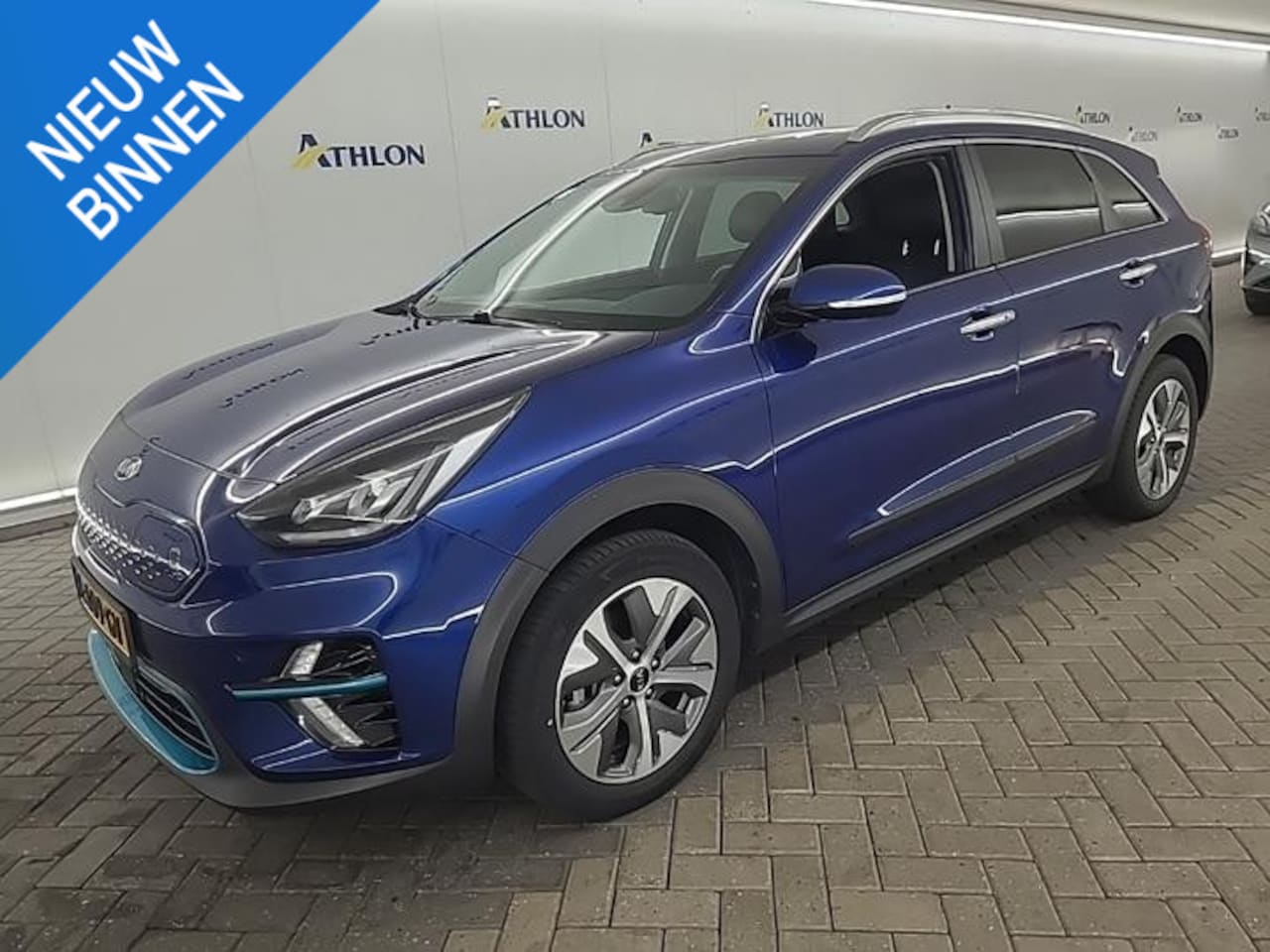 Kia e-Niro - EXECUTIVELINE 64 KWH (100% SOH) I DEALER ONDERHOUDEN I 3-FASE LADEN I SCHUIF/KANTELDAK I A - AutoWereld.nl