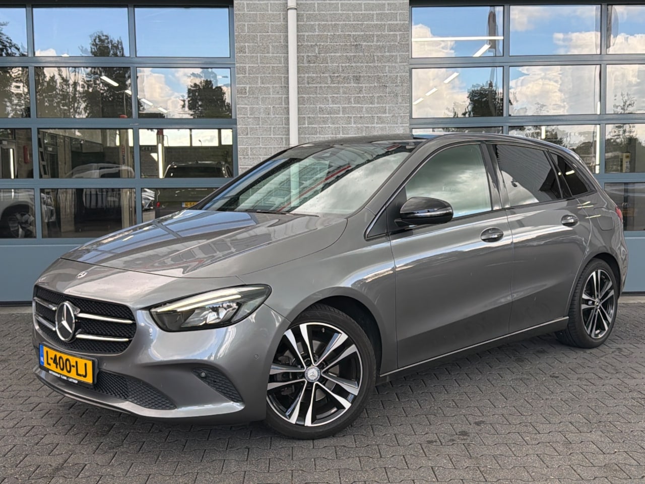 Mercedes-Benz B-klasse - 200 Business Solution Plus|PANO|TREKHAAK| - AutoWereld.nl