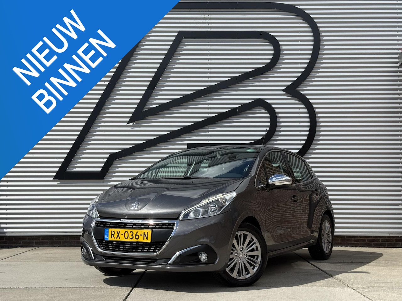 Peugeot 208 - 1.2 PureTech Blue Lease Executive 2e Eigenaar|Navi|Carplay|D-riem vv in 2025|Trekhaak|PDC| - AutoWereld.nl