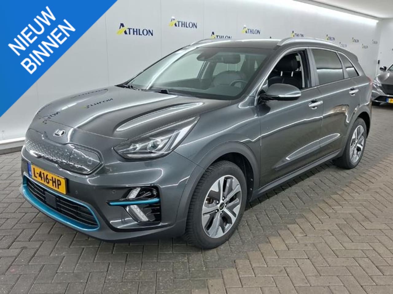 Kia e-Niro - EXECUTIVELINE 64 KWH (100% SOH) I DEALER ONDERHOUDEN I 3-FASE LADEN I SCHUIF/KANTELDAK I A - AutoWereld.nl