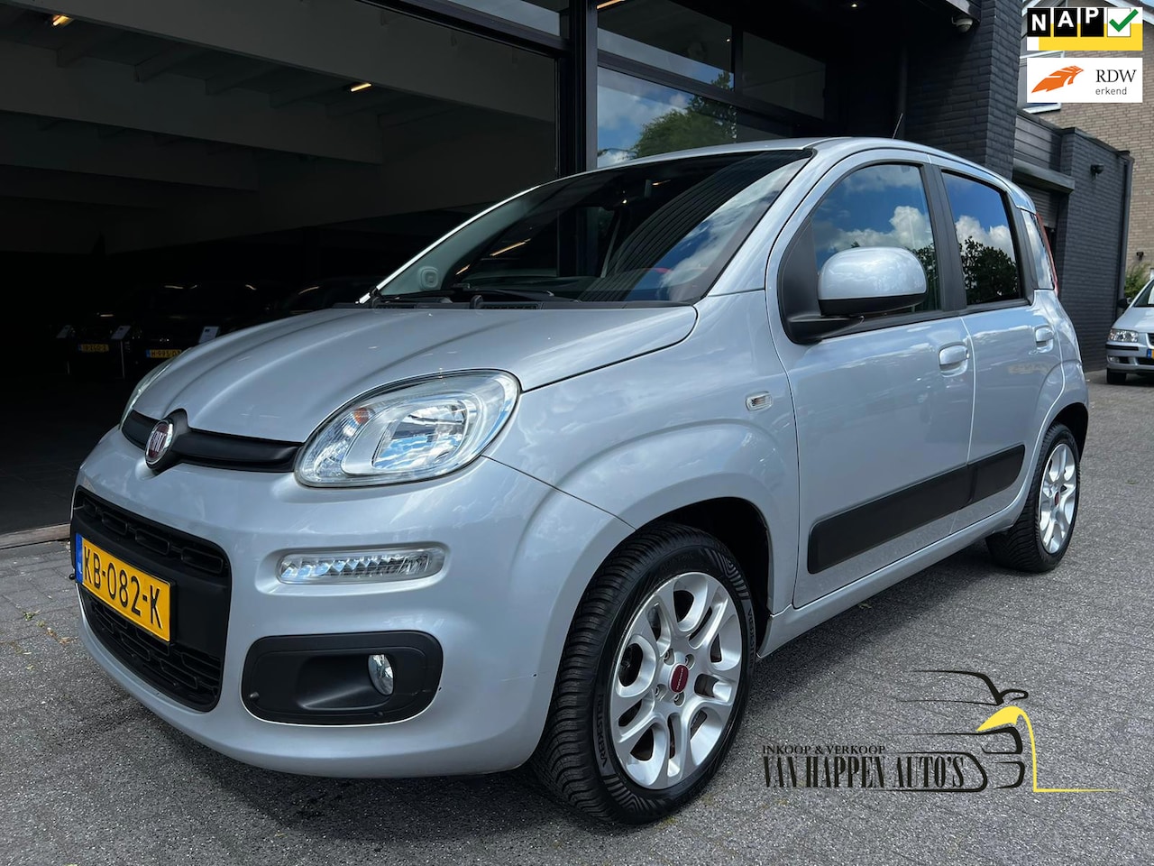 Fiat Panda - 1.2 Lounge / 20117 km - AutoWereld.nl