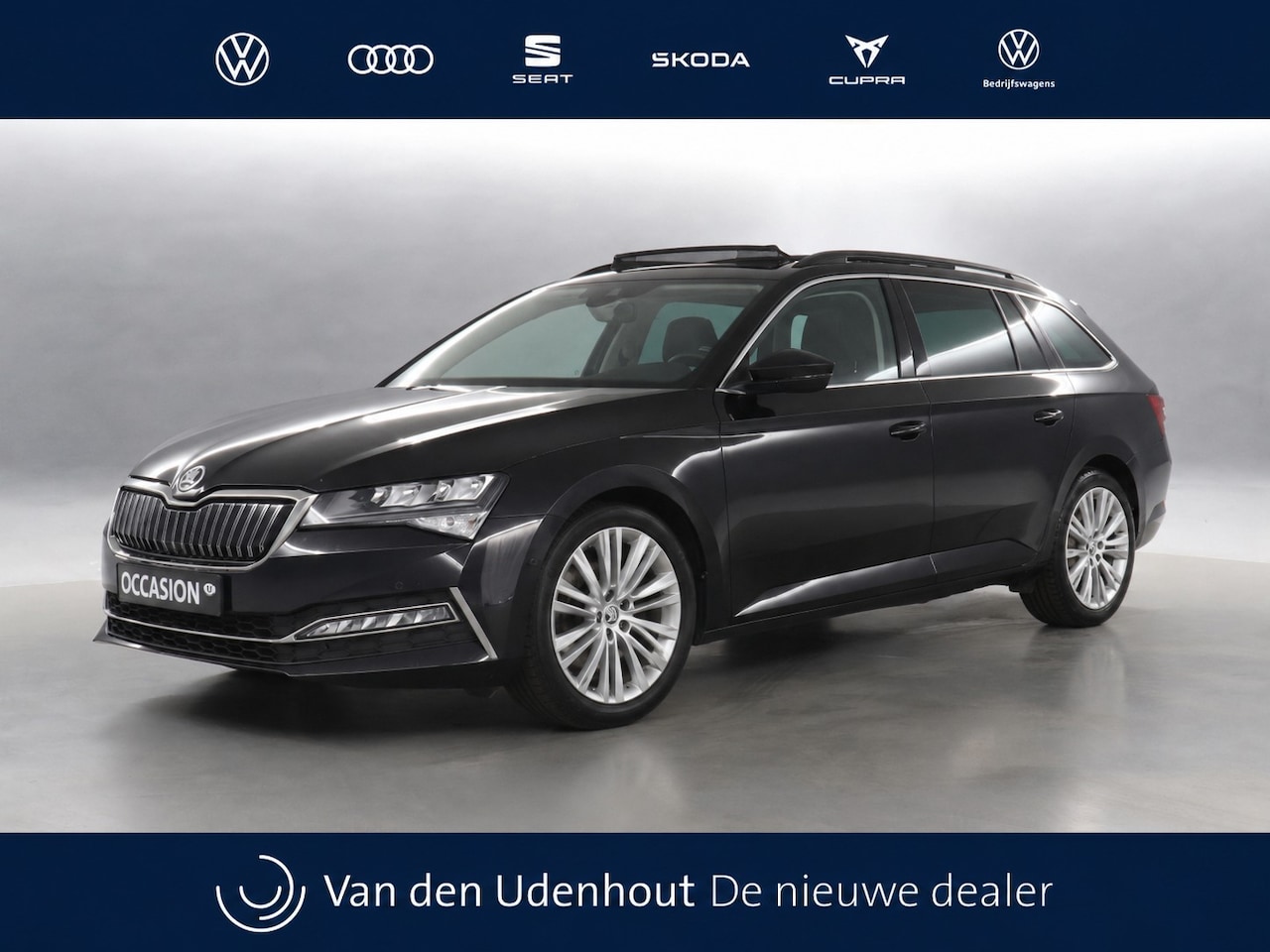 Skoda Superb Combi - 1.4 TSI iV 218pk PHEV Business / Panoramadak / 19 inch l.m. / Leer-alcantara - AutoWereld.nl