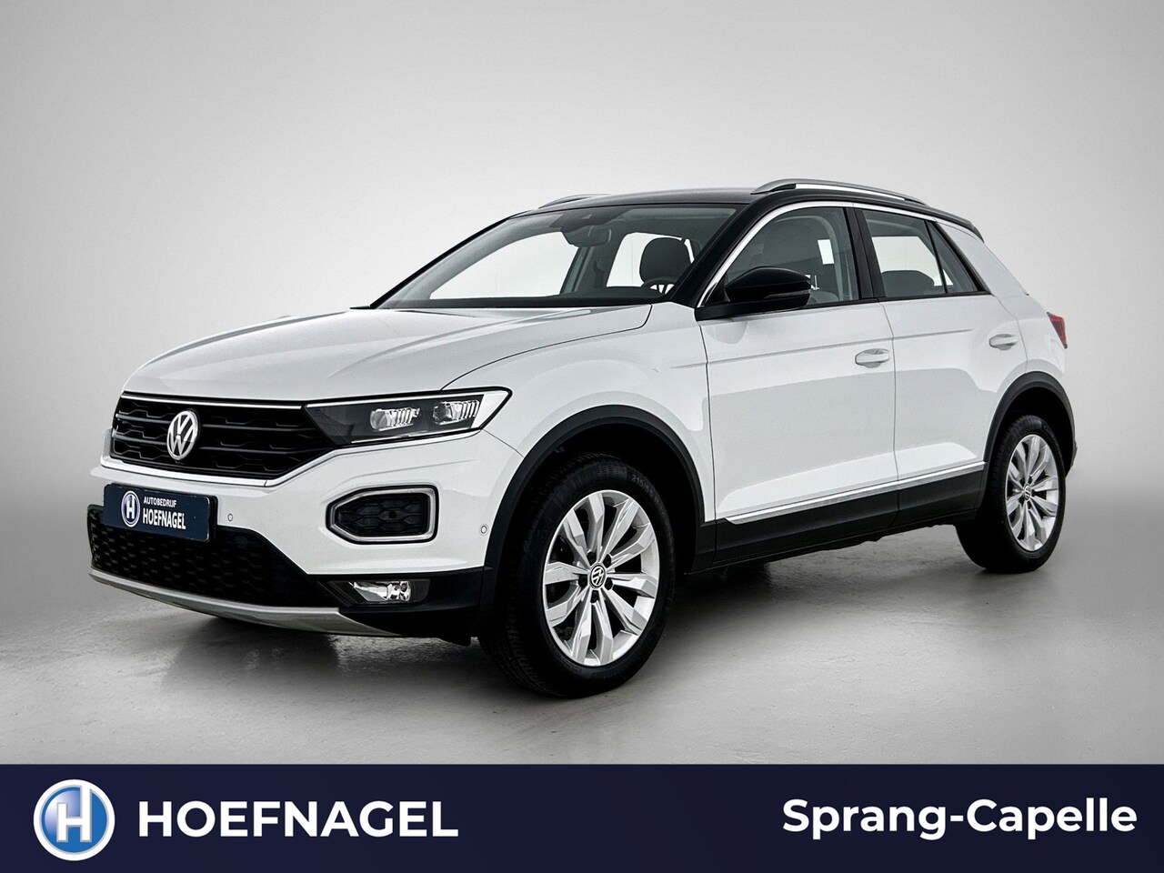 Volkswagen T-Roc - 1.5 TSI Sport | Trekhaak | Camera | CarPlay | Stoelverwarming | Navigatie | - AutoWereld.nl