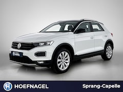Volkswagen T-Roc - 1.5 TSI Sport | Trekhaak | Camera | CarPlay | Stoelverwarming | Navigatie |
