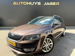 Skoda Octavia Combi - 1.2 TSI Greentech Ambition Businessline Automaat Leder Sensoren Stoelverwarming