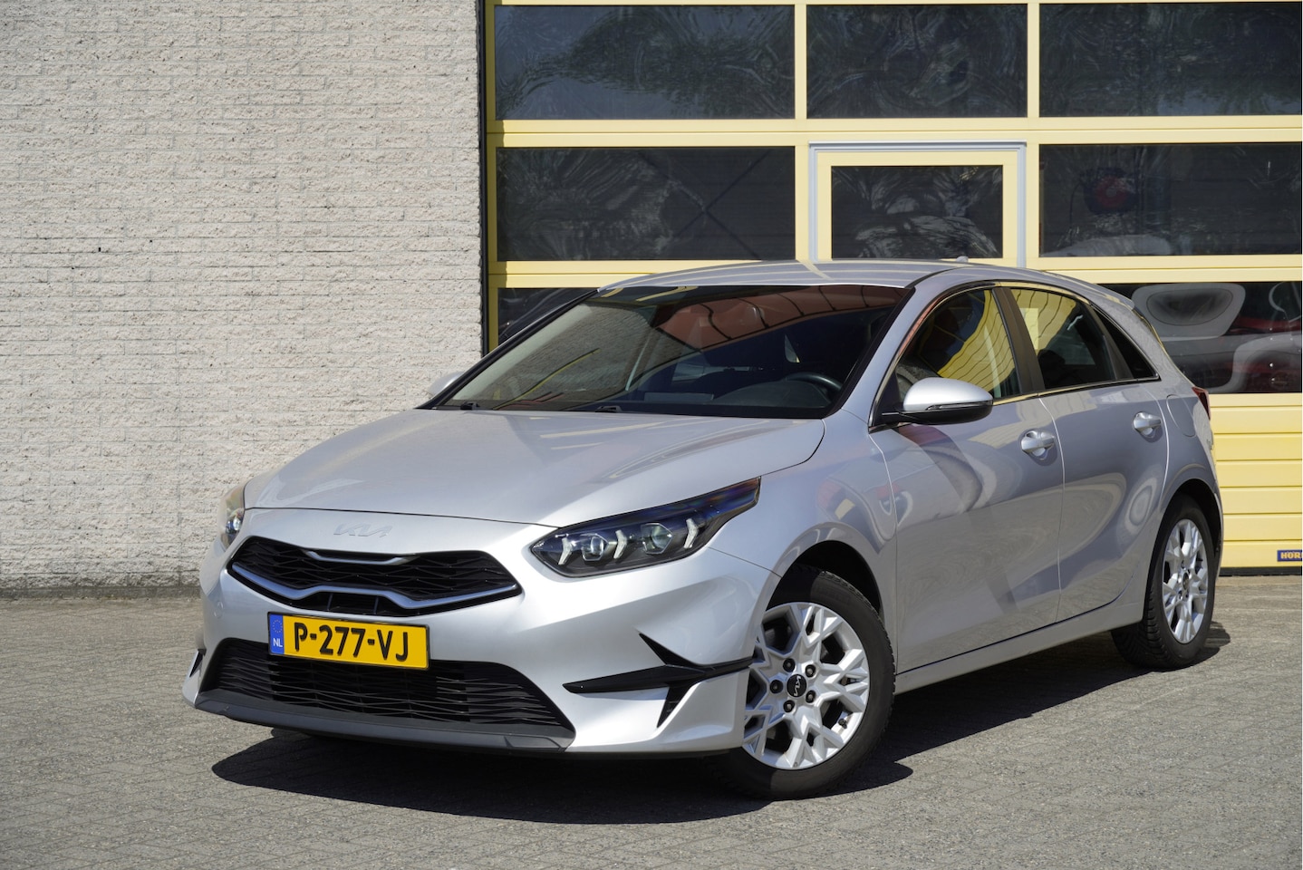 Kia Cee'd - Ceed 1.0 T-GDi 5drs DynamicLine BJ2022 Lmv 16" | Led V+A | Pdc | Achteruitrijcamera | App- - AutoWereld.nl