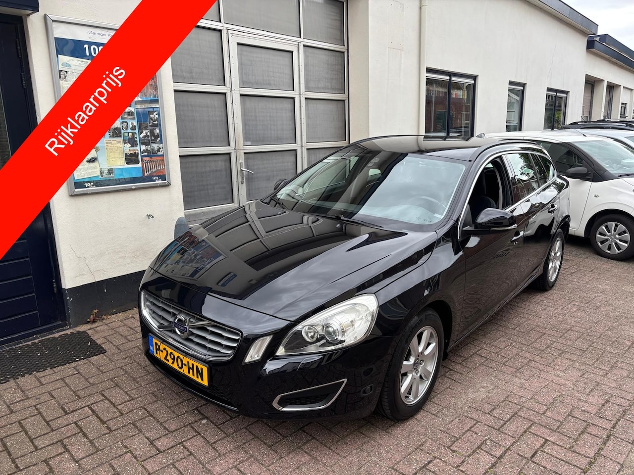 Volvo V60 - T4F 180pk Powershift - AutoWereld.nl