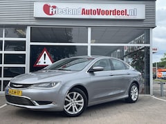 Chrysler 200 - ltd /Automaat/Cruise/Climate/Navi/Keyless/Stoel- stuur verw./APK 06-2027/