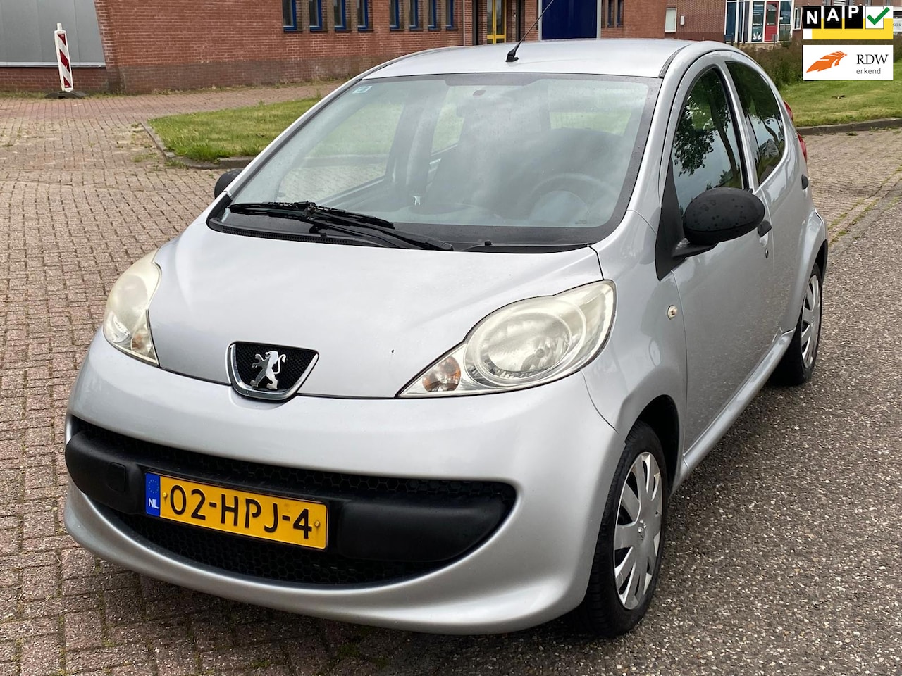 Peugeot 107 - 1.0-12V XR 5-Drs Stuurbekrachtiging Audio/CD EBD 2 x airbag Getint glas ABS Colorpakket De - AutoWereld.nl
