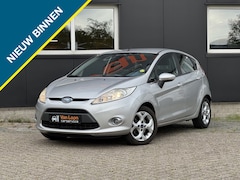 Ford Fiesta - 1.4 Ghia 97PK/Verwarmde voorruit/Climate control/