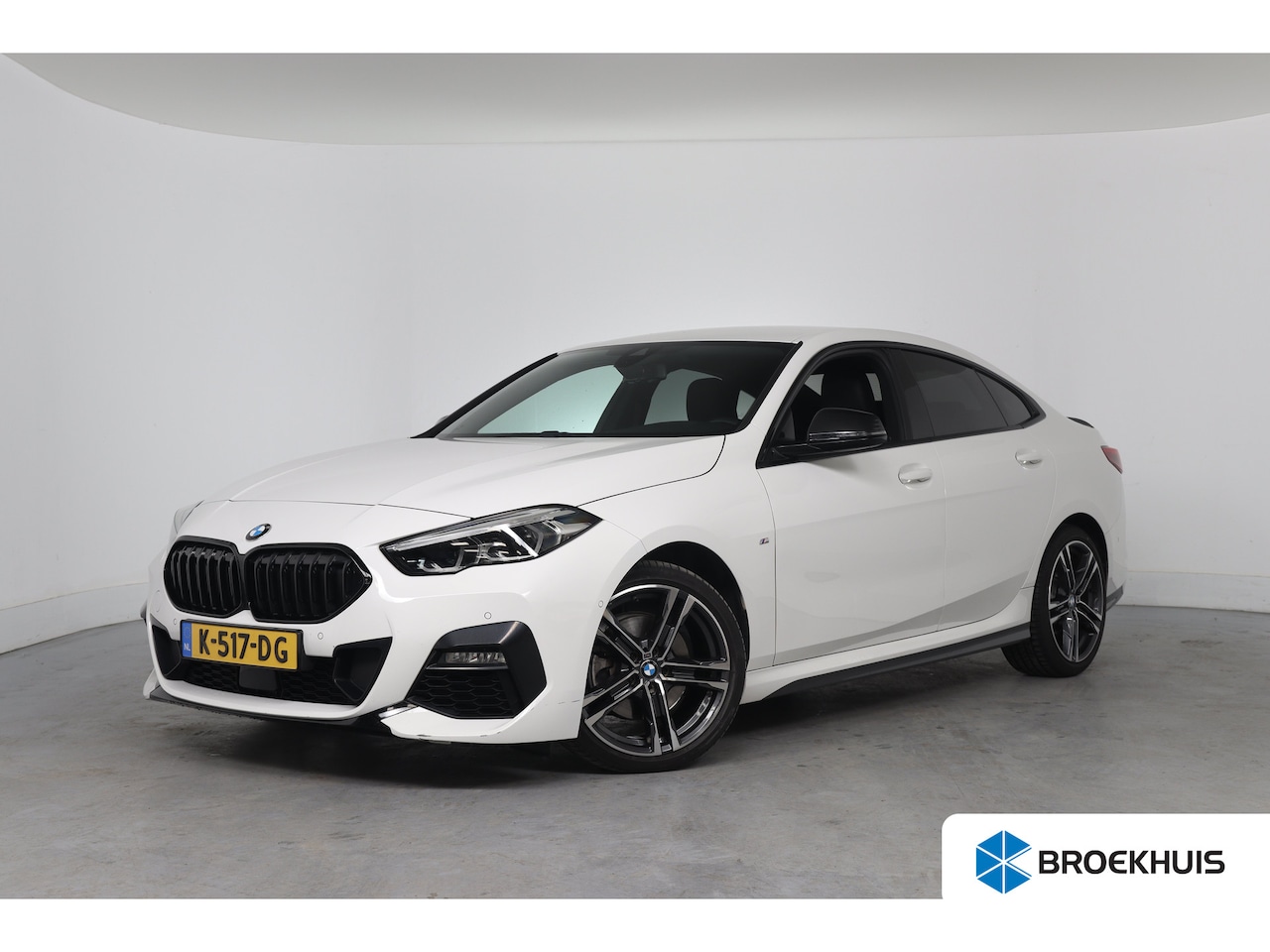 BMW 2-serie Gran Coupé - 218i Executive Edition Automaat | M Pakket | Camera | Leder | Navigatie | Parkeersensoren - AutoWereld.nl