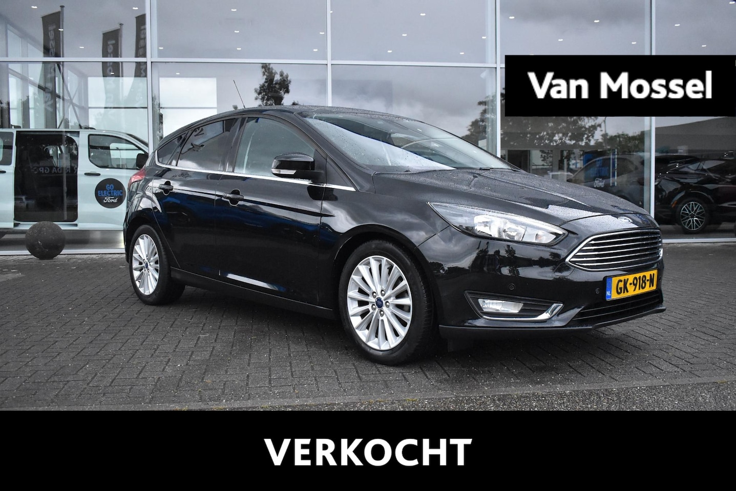 Ford Focus - 1.0 Titanium Edition | Climate Control | Cruise Control | Trekhaak | Voorruitverwarming | - AutoWereld.nl