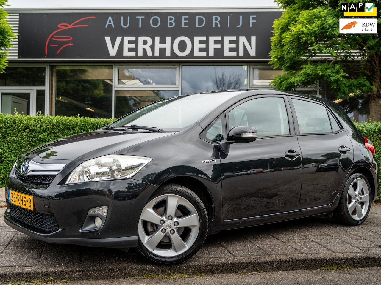 Toyota Auris - 1.8 Full Hybrid Dynamic - AUTOMAAT - PARKEERCAMERA - CRUISE / CONTROL - ONDERHOUD AANWEZIG - AutoWereld.nl