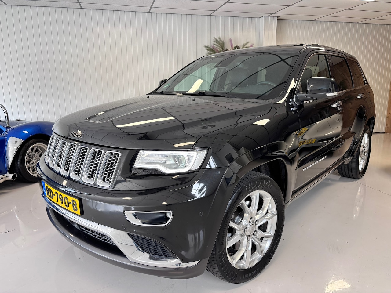 Jeep Grand Cherokee - 3.0 CRD Overland Summit 3.0 CRD Overland Summit, nw model, trekhaak, automaat, etc.... - AutoWereld.nl
