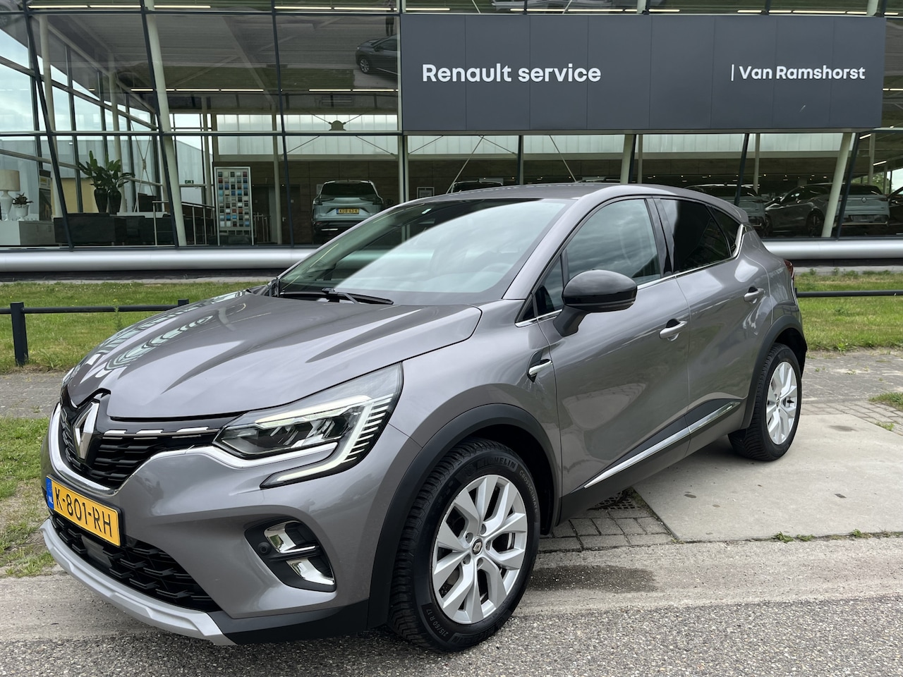Renault Captur - 1.3 TCe 140PK Intens / Dealer onderhouden / Automaat / Apple Carplay - Android Auto / LMV - AutoWereld.nl