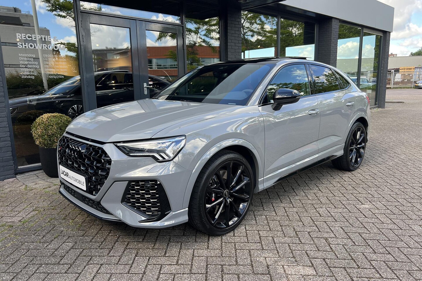 Audi RSQ3 - 2.5 TFSI I Pano I Sonos I 360° - AutoWereld.nl