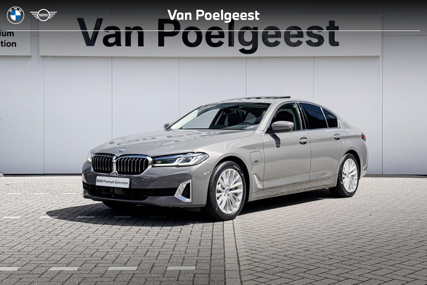 BMW 5-serie - Sedan 530e High Executive | M Sport | Panoramadak | head-up display - AutoWereld.nl