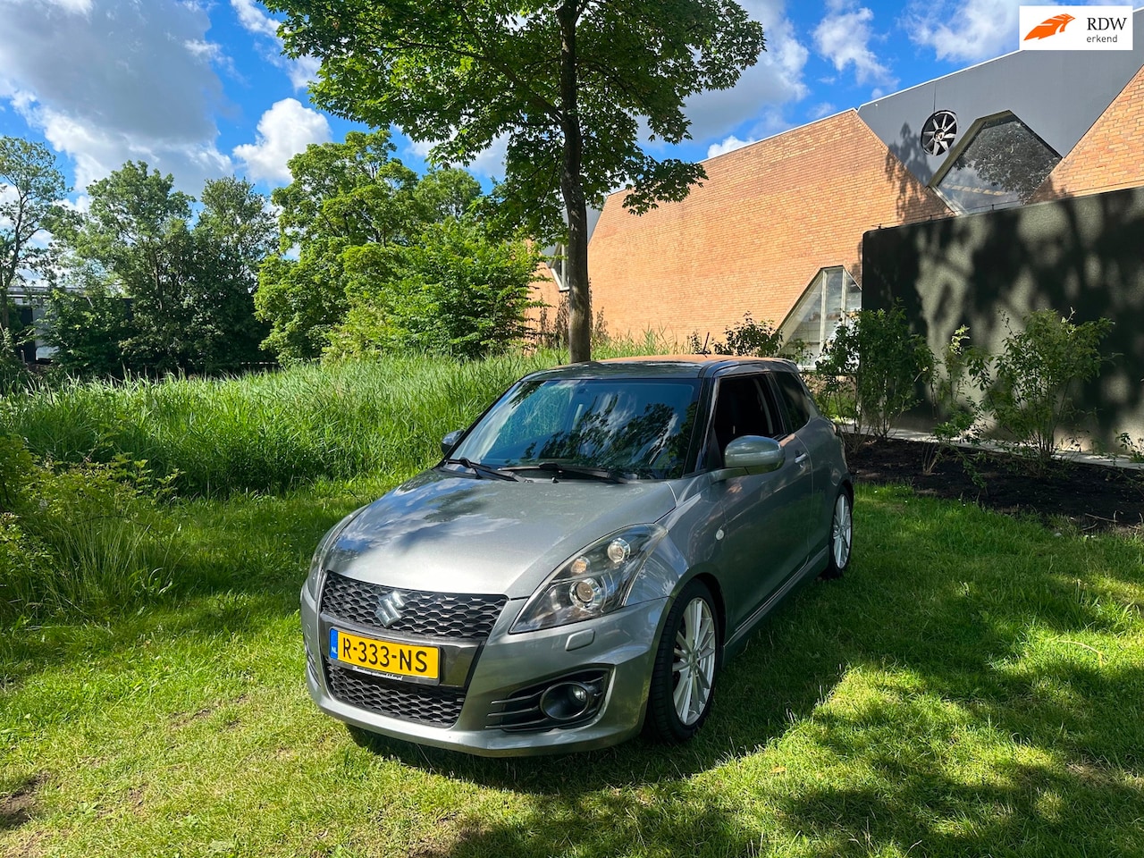 Suzuki Swift - 1.6 Sport Xenon Airco Camera Carplay Stoelverwarm- Volledig onderhoud met KMSTAND 127DKM!! - AutoWereld.nl
