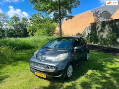 Peugeot 107 - 1.0-12V Millesim 200 Airco CarPlay Elek. Ramen 169NAP MILLESIM