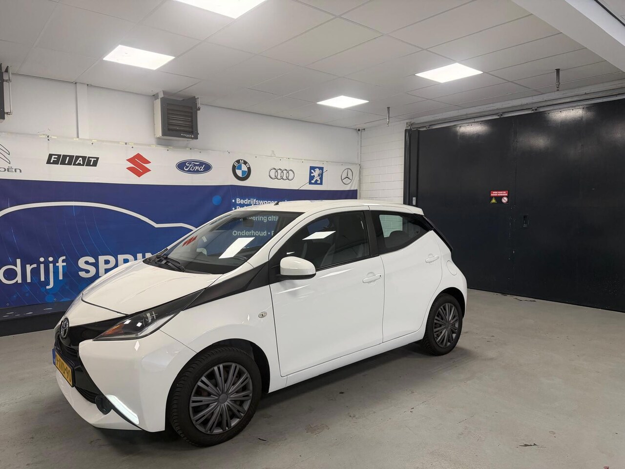 Toyota Aygo - 1.0 VVT-i x-play achteruitcamera/carplay - AutoWereld.nl