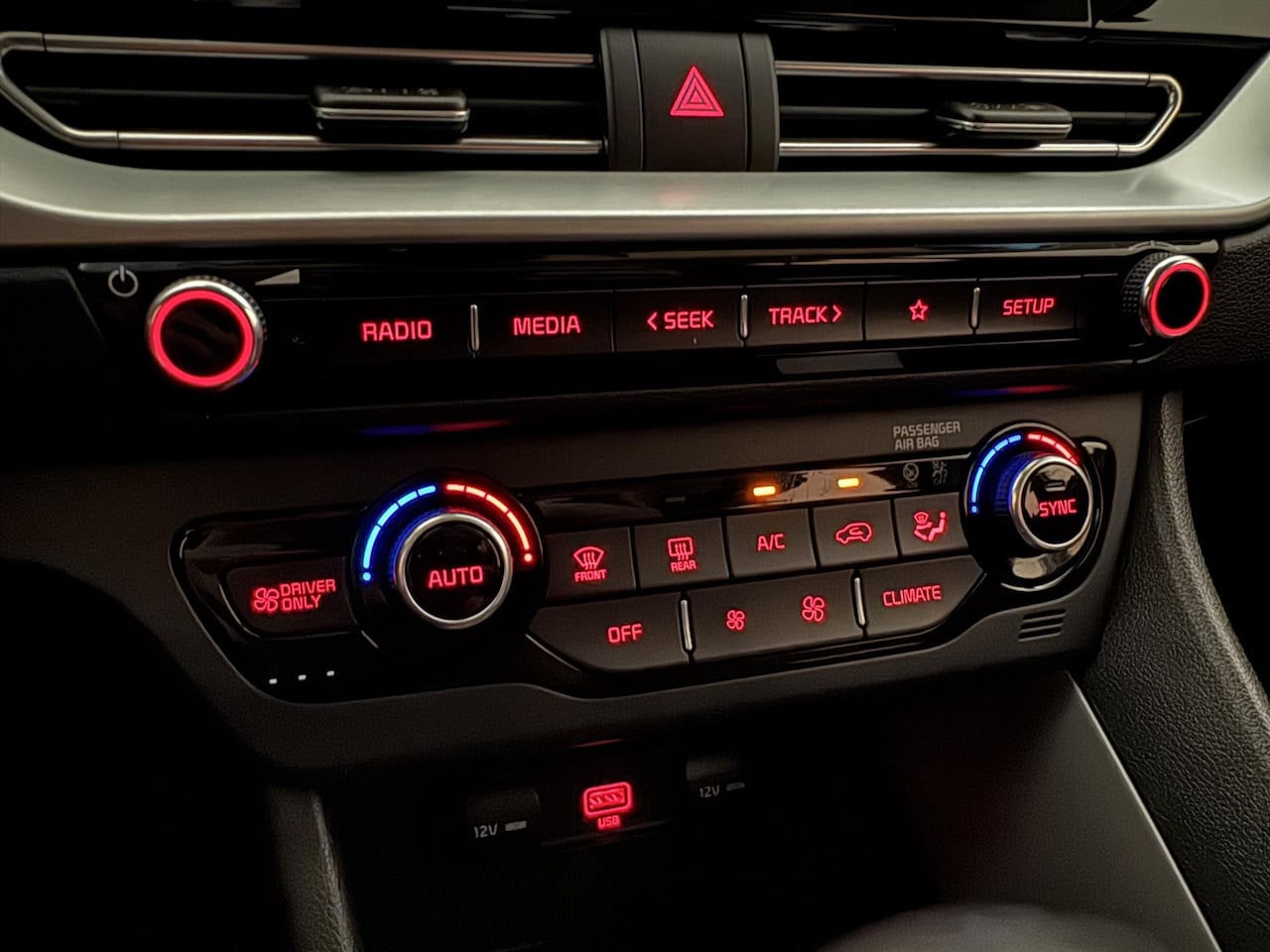 Kia Niro - Kia Niro 1.6 GDi PHEV ComfortLine | Cruise | Airco | Apple Carplay - AutoWereld.nl