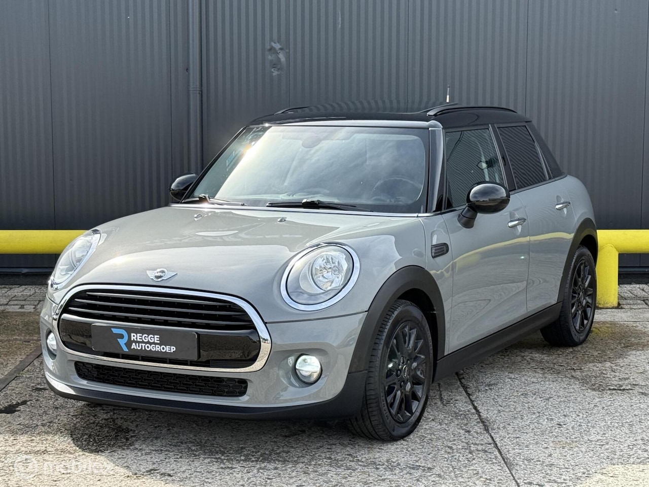 MINI Cooper - Mini 1.5 Pepper PANORAMADAK | PDC | NARDO GRIJS - AutoWereld.nl