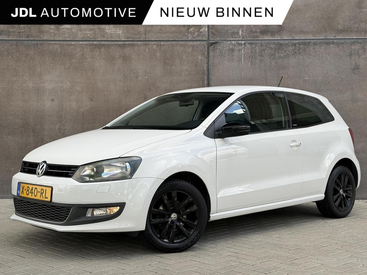 Volkswagen Polo - 1.2-12V BlueMotion Comfortline | Navigatie | Climate control | APK 02-2027 | Cruise contro - AutoWereld.nl