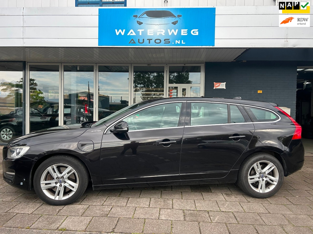 Volvo V60 - 2.4 D6 AWD Plug-In Hybrid Momentum 2.4 D6 AWD Plug-In Hybrid Momentum (RA portier schade) - AutoWereld.nl