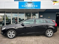 Volvo V60 - 2.4 D6 AWD Plug-In Hybrid Momentum (RA portier schade)