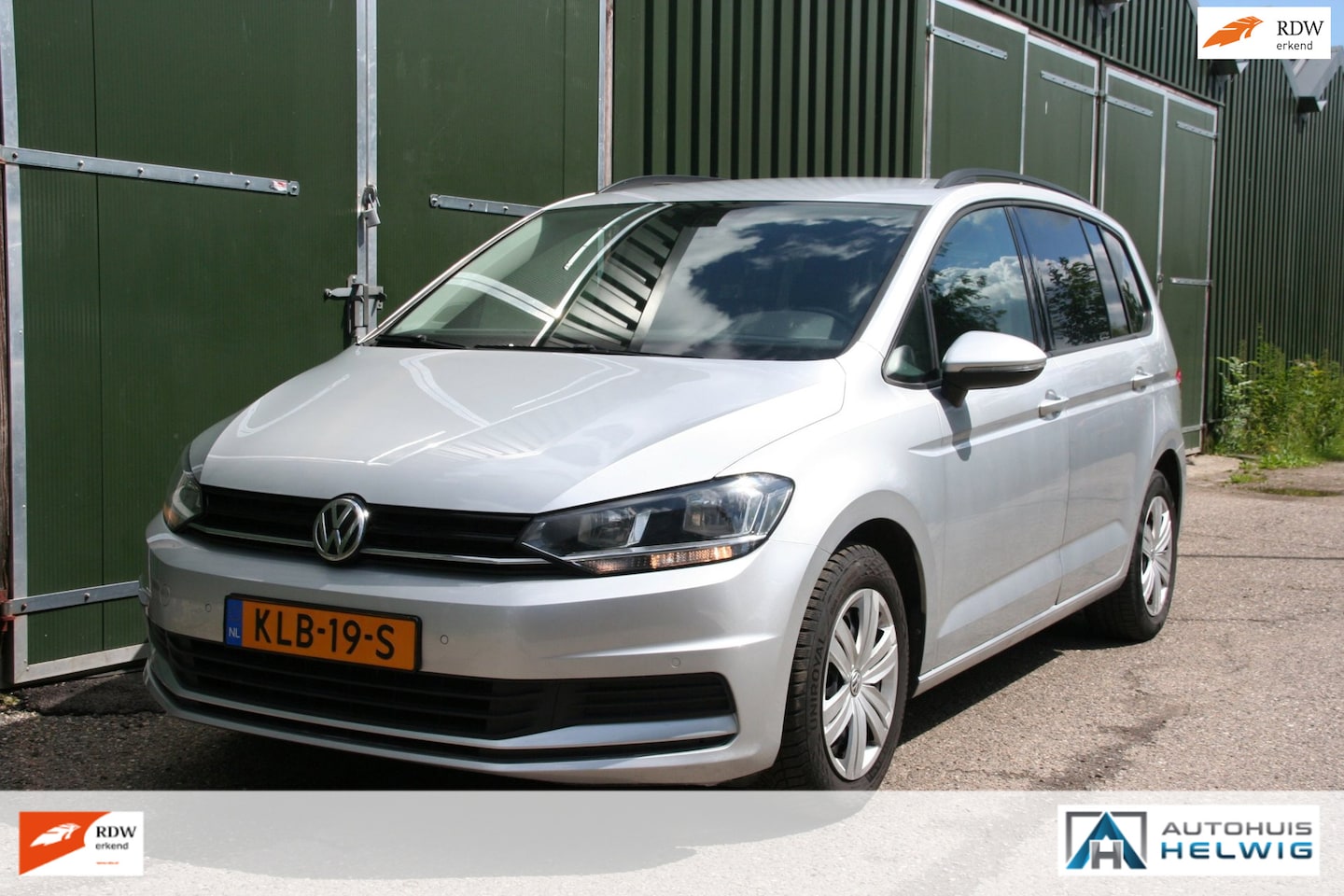 Volkswagen Touran - 1.5 TSI Comfortline Business 7 PEROONS, AIRCO, NAVIGATIE, TREKHAAK - AutoWereld.nl