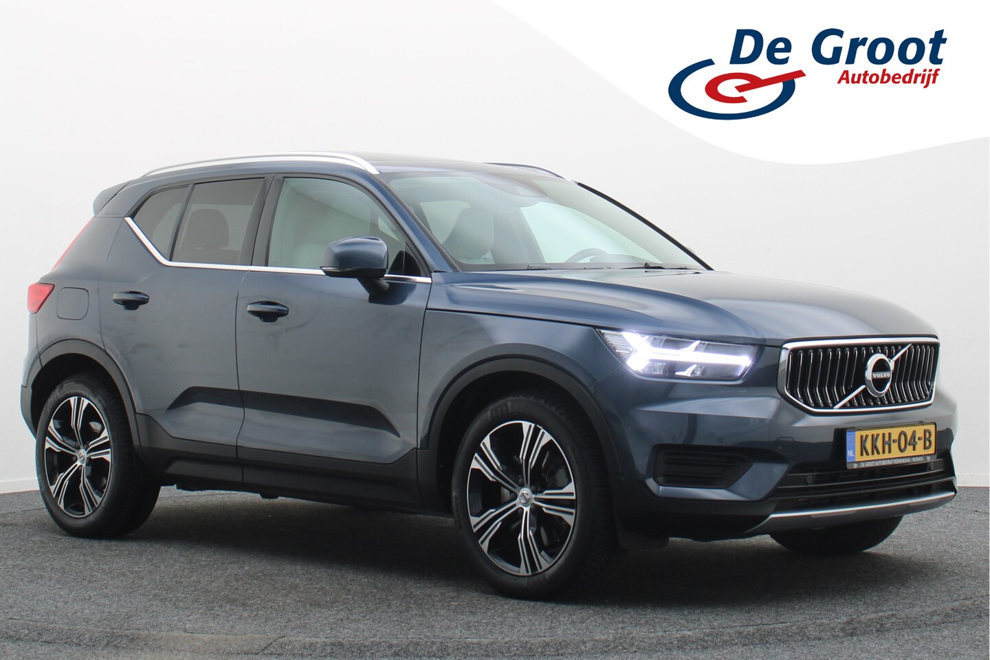 Volvo XC40 - 1.5 T5 Twin Engine Inscription Leer, Panoramadak, ACC, Camera, Apple Carplay, Elektrische - AutoWereld.nl