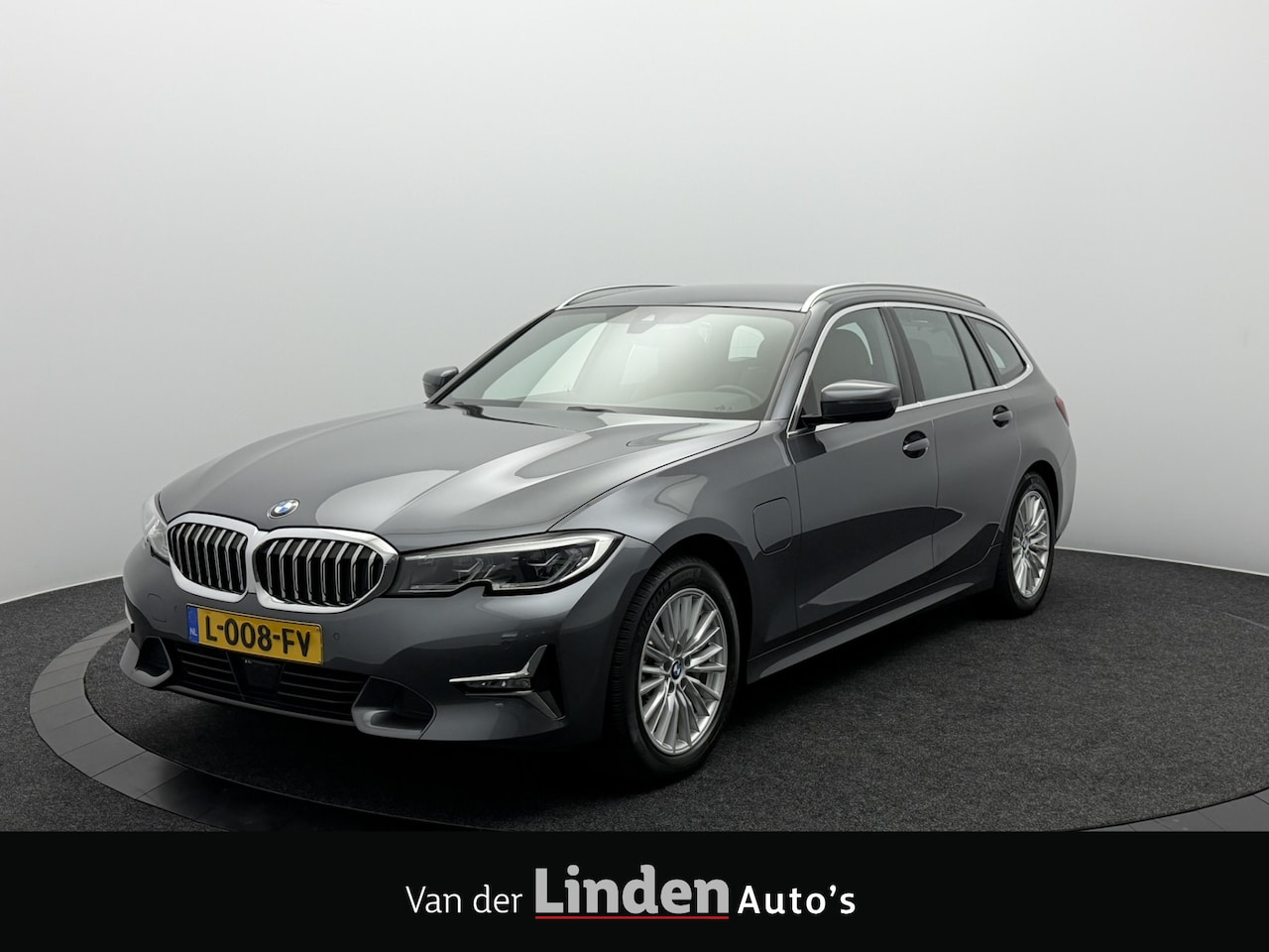 BMW 3-serie Touring - 330e Luxury Line | Laserlicht | Leren Sportstoelen | Carplay&Android | DAB | Sfeerverlicht - AutoWereld.nl