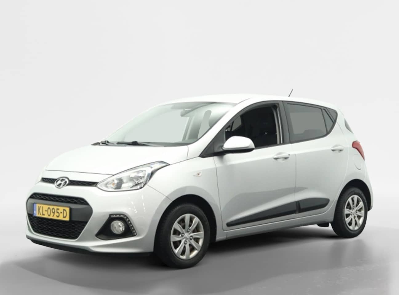 Hyundai i10 - 1.0i i-Motion Go! | Pioneer navigatie | All season | Cruise - AutoWereld.nl