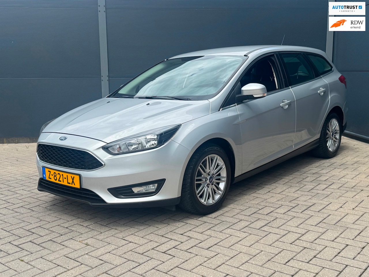 Ford Focus Wagon - 1.0 Titanium / Facelift - AutoWereld.nl