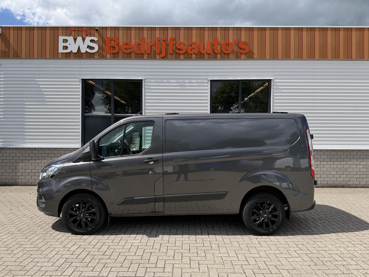 Ford Transit Custom - 280 2.0 TDCI L1H1 Trend / vaste prijs rijklaar € 17.950 ex btw / lease vanaf € / magnetic - AutoWereld.nl