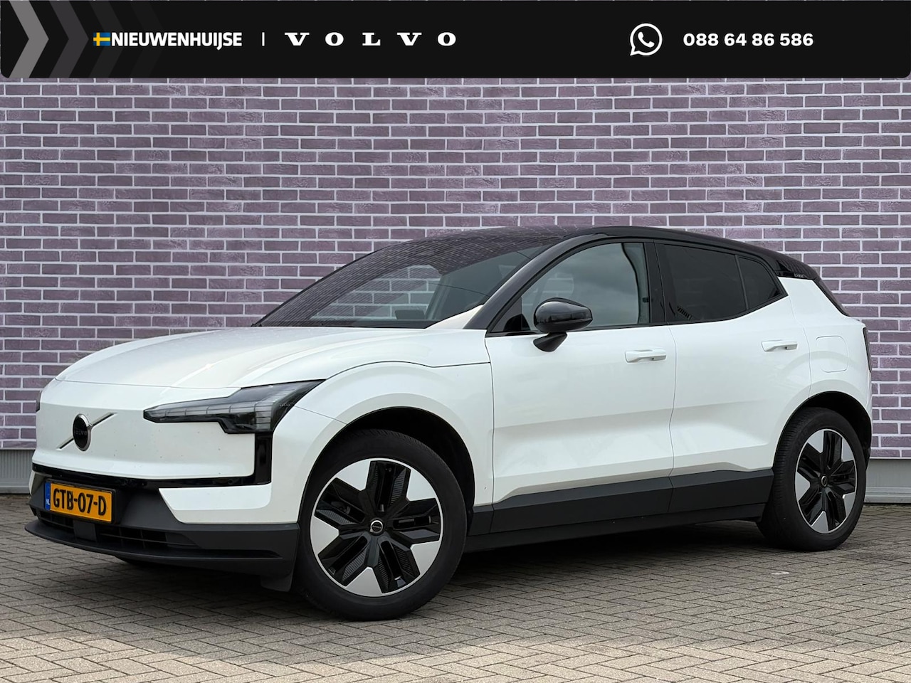 Volvo EX30 - Single Motor Plus 51 kWh | Trekhaak | Elektrisch Verstelbare Voorstoelen | Harman Kardon A - AutoWereld.nl