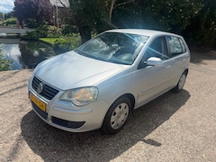 Volkswagen Polo - 1.4-16V Optive