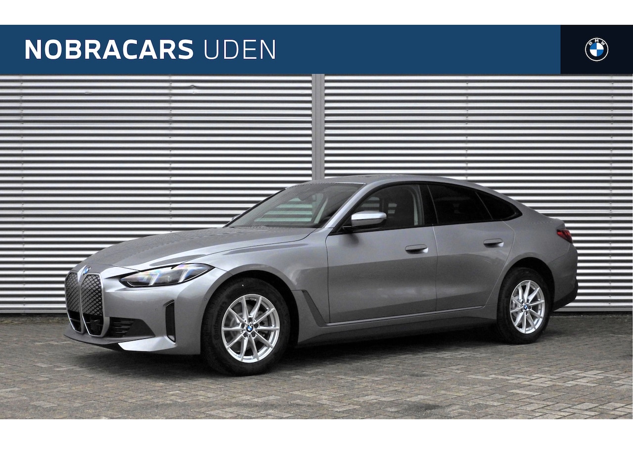 BMW i4 - eDrive40 / Schuif-kanteldak / Achteruitrijcamera / Adaptieve LED / Active Cruise Control / - AutoWereld.nl