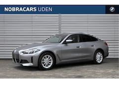 BMW i4 - eDrive40 / Schuif-kanteldak / Achteruitrijcamera / Adaptieve LED / Active Cruise Control /