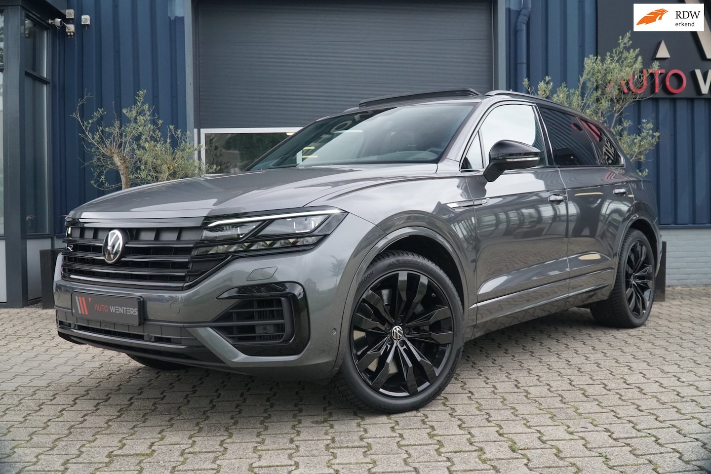 Volkswagen Touareg - 3.0 TSi 4MOTION R LUCHTVERING|TREKHAAK|PANO - AutoWereld.nl