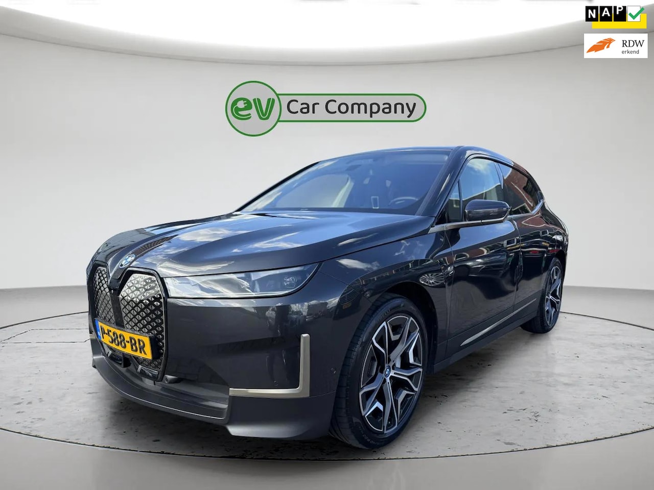 BMW iX - XDrive50 High Executive 112 kWh | SOH 90% | Individual | Softclose | Stoelventilatie | Car - AutoWereld.nl