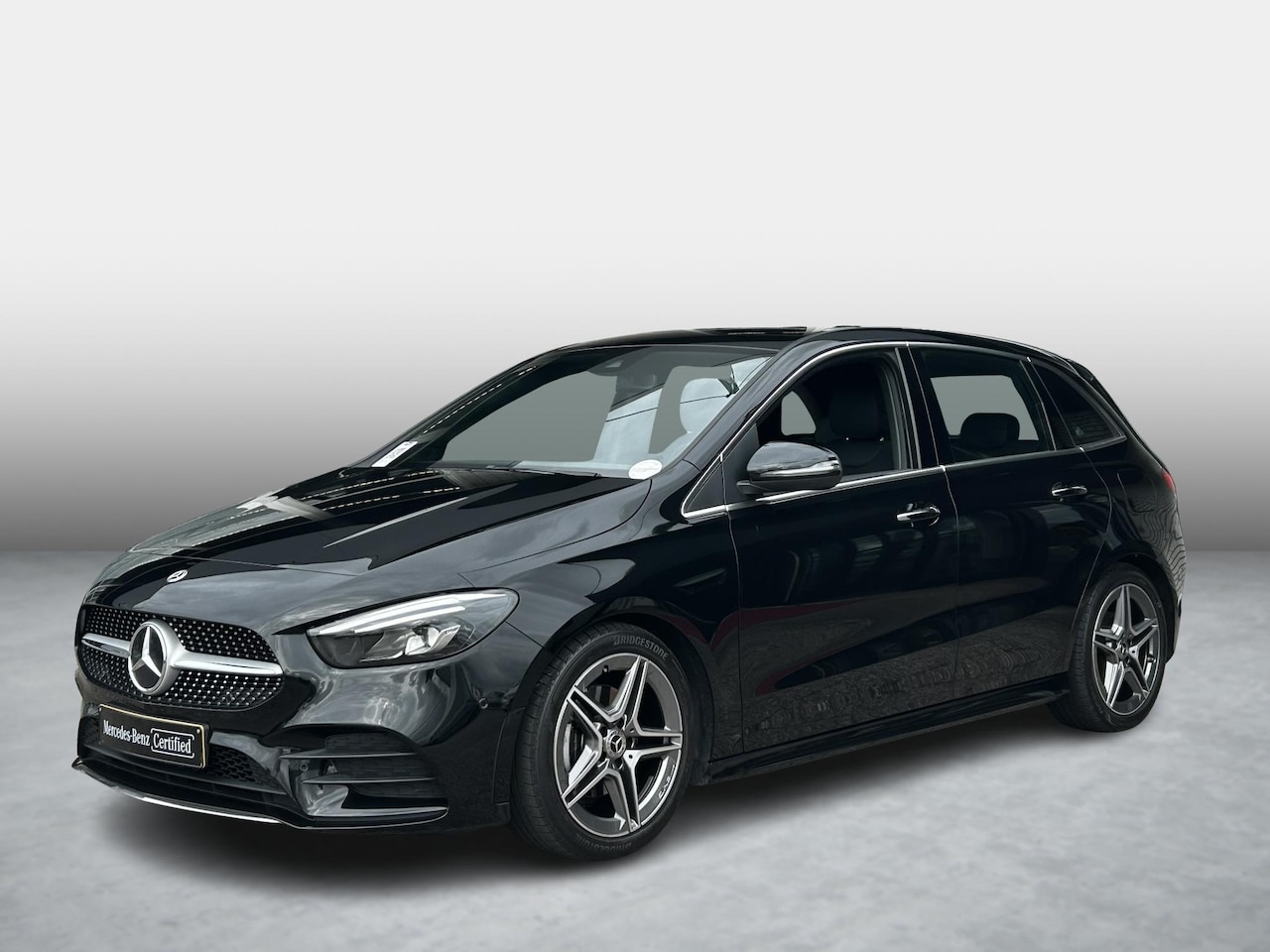 Mercedes-Benz B-klasse - 180 AMG Line | Achteruitrijcamera | Widescreen | Stoelverwarming - AutoWereld.nl