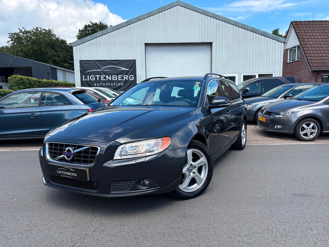 Volvo V70 - 1.6 T4 Nordic AUTOMAAT/CLIMA/CRUISE/LEER/TREKHAAK - AutoWereld.nl