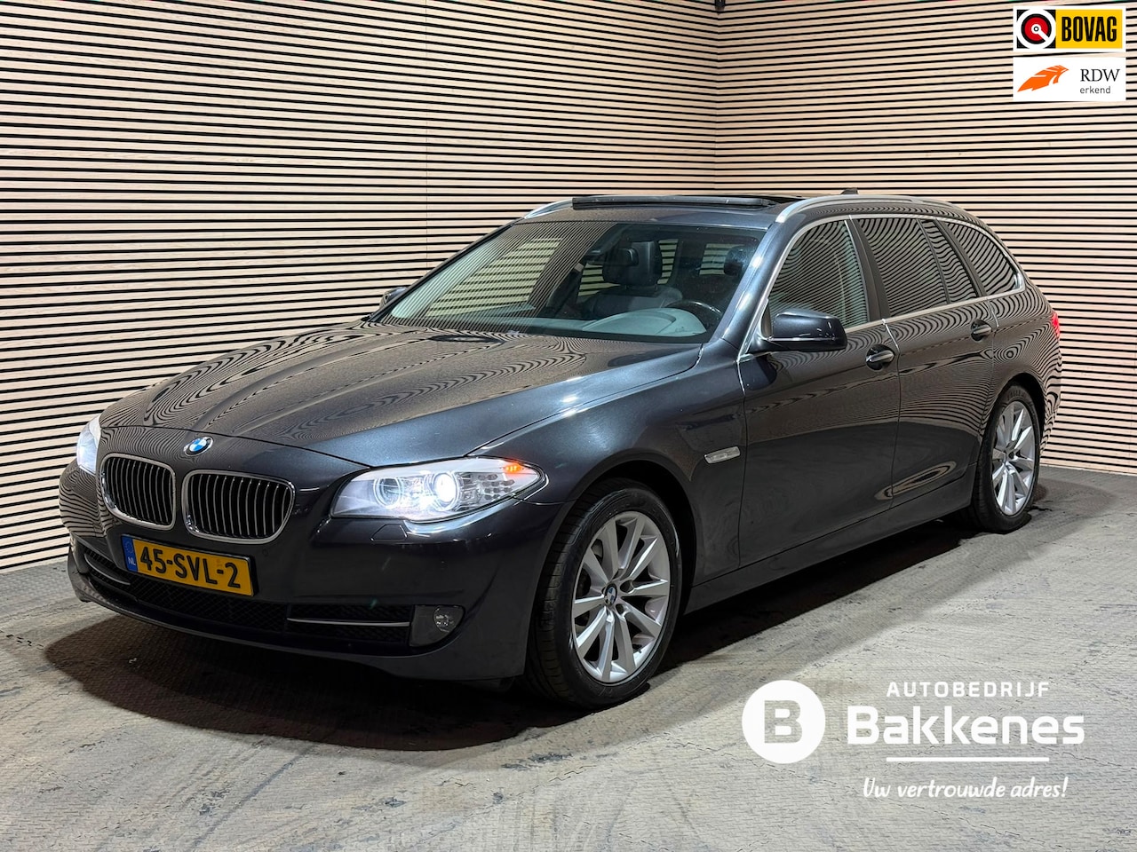 BMW 5-serie Touring - 523i High Executive | Pano | Leder | Automaat - AutoWereld.nl